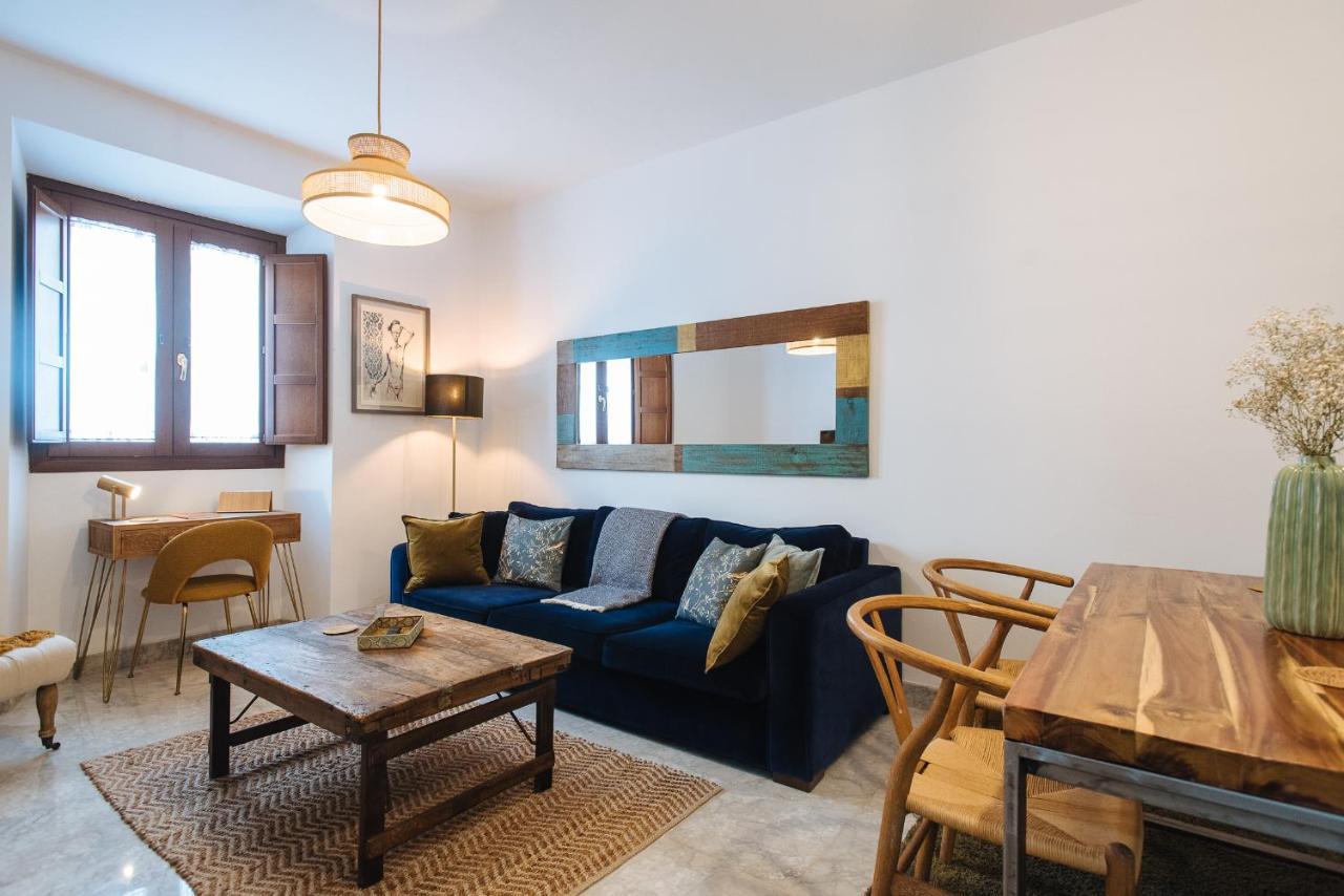 Apartment Apartment In Former Monastery With Patio In City Centre Free Parking *