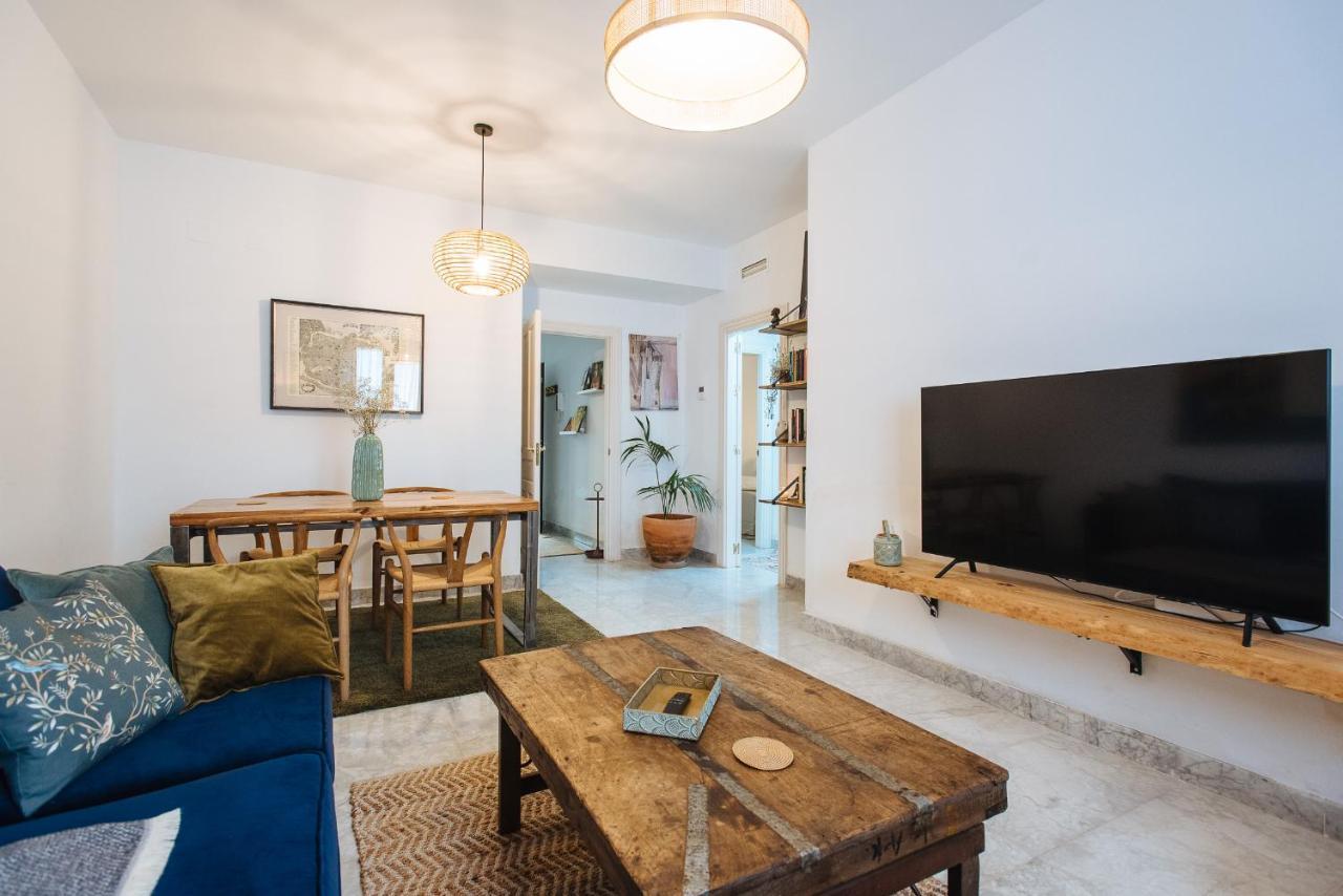 Apartment Apartment In Former Monastery With Patio In City Centre Free Parking *