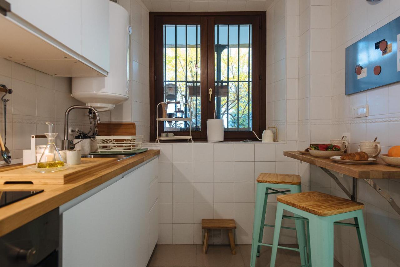Apartment In Former Monastery With Patio In City Centre Free Parking * Seville