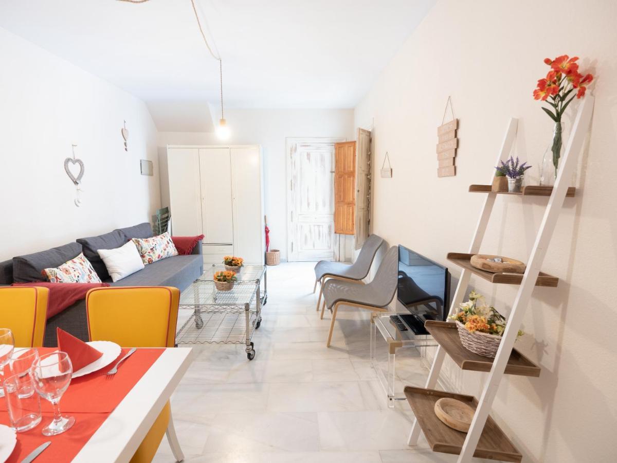 Cl Ubicacion Excelente Y Terraza Comun Junto A La Alfalfa * Seville