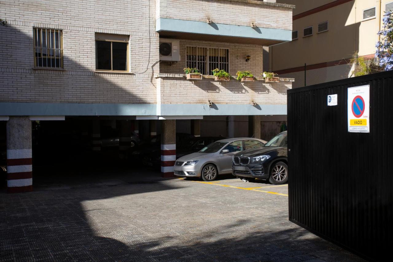 Borbolla Urban - Parking Apartment Seville