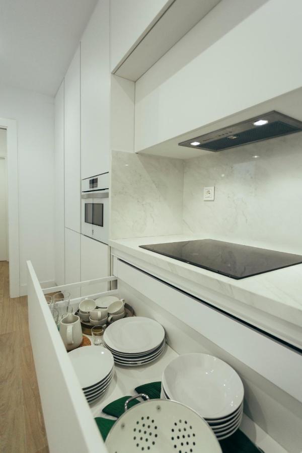 Apartment Modern With Balcony- 2bd 2bth- San Vicente Seville