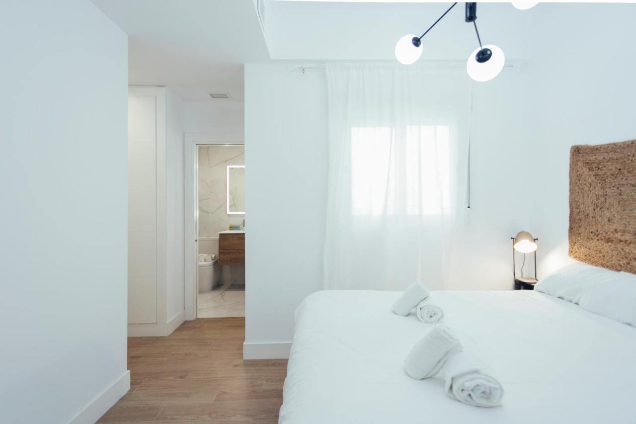 Apartment Modern With Balcony- 2bd 2bth- San Vicente Seville