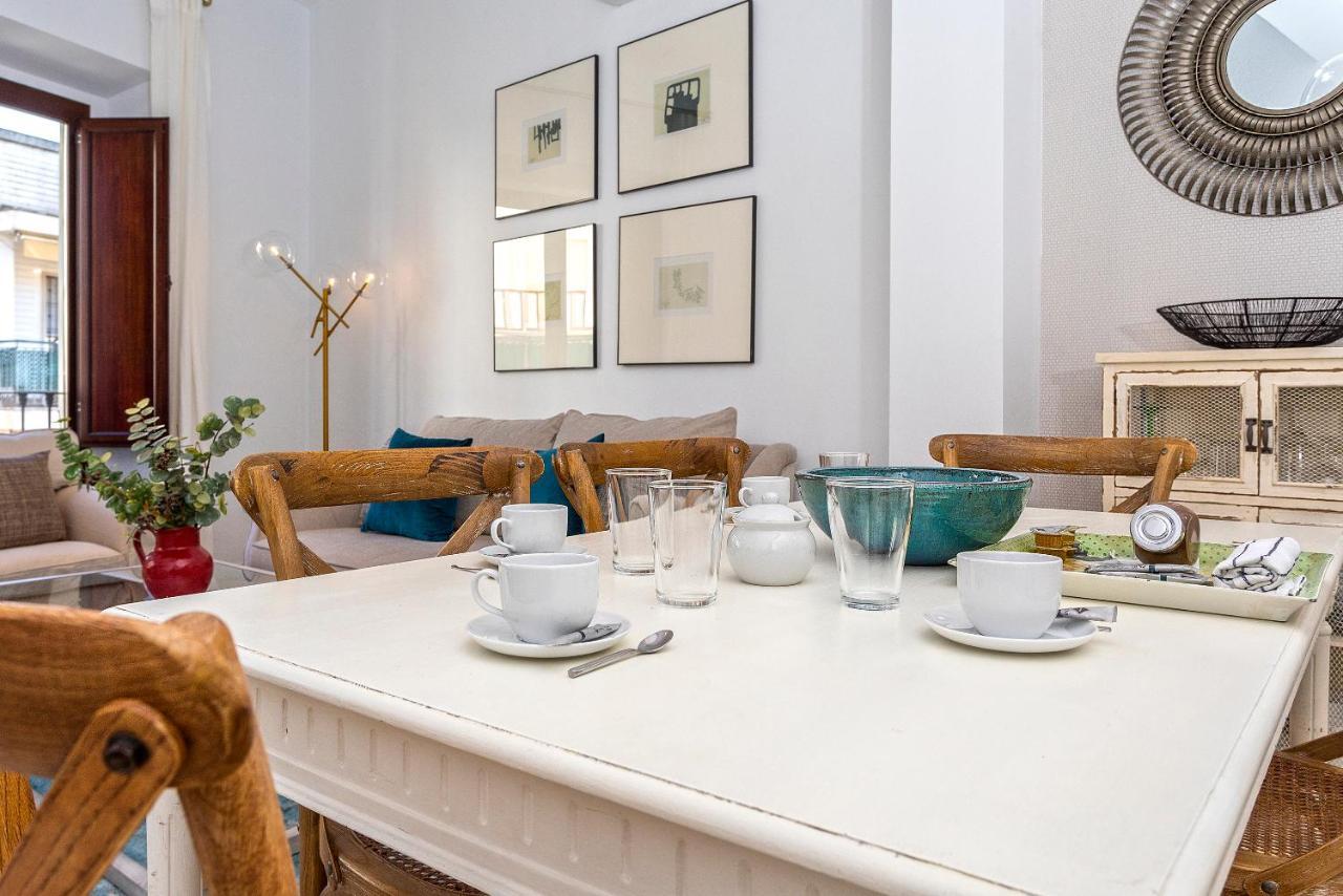 Apartment Genteel Arfe Terrace Seville
