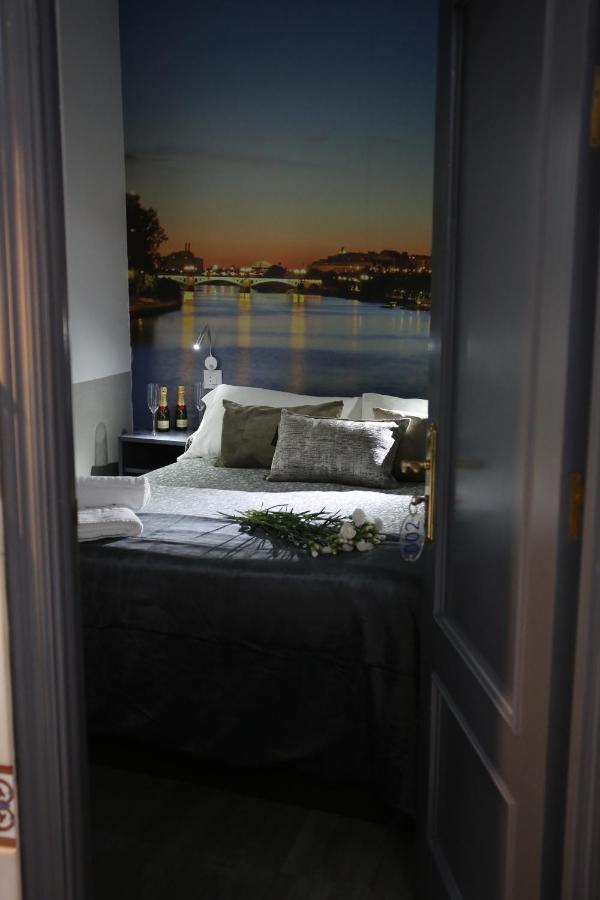 Guest house Paco's Seville