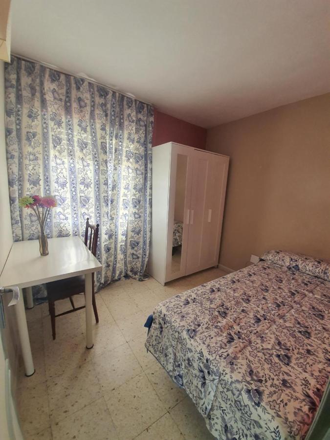Apartment Amplio Apartamento En El Centro De Triana Seville