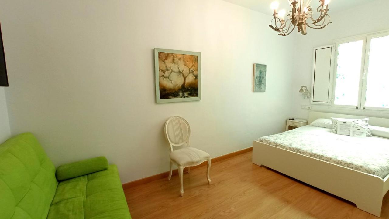 Un Patio Al Sur Seville