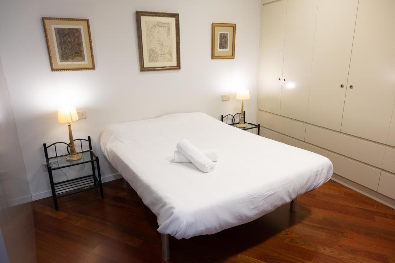 A Pies De La Giralda By Rentalsevilla Apartamento
