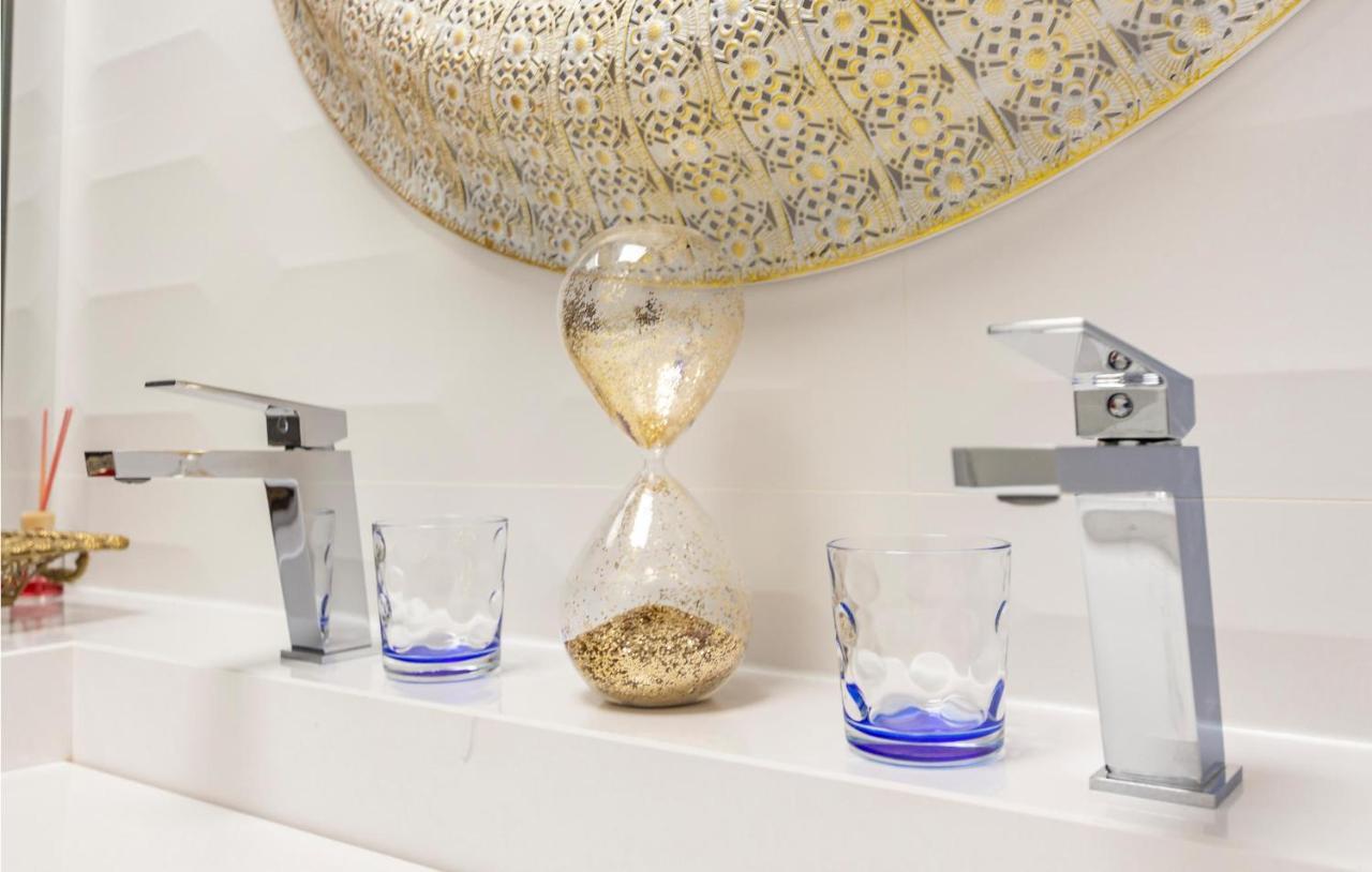 Apartamento Lovely In With Kitchen