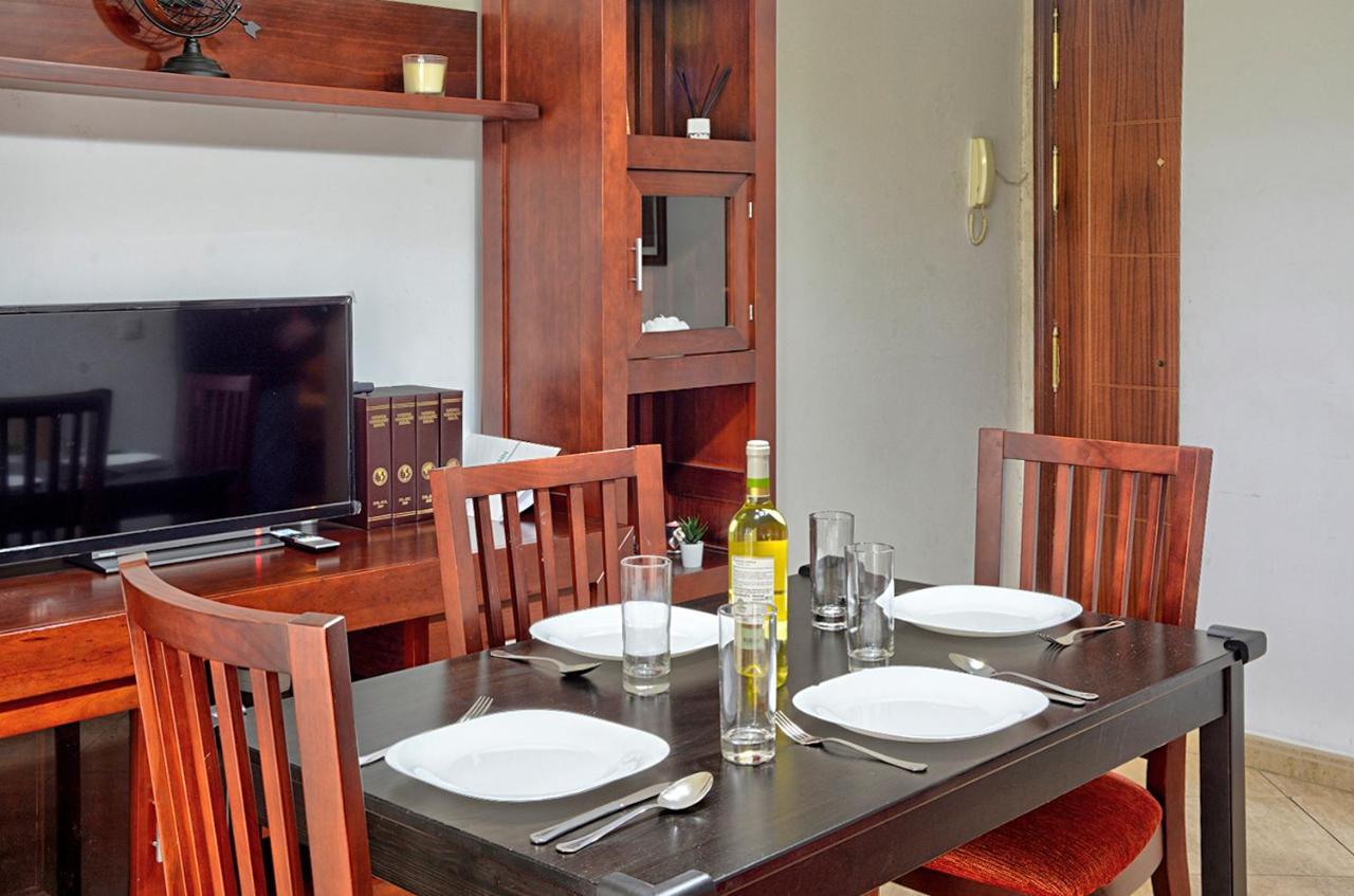 Checkinn - Apartamento De 3 Dormitorios En Triana * Seville