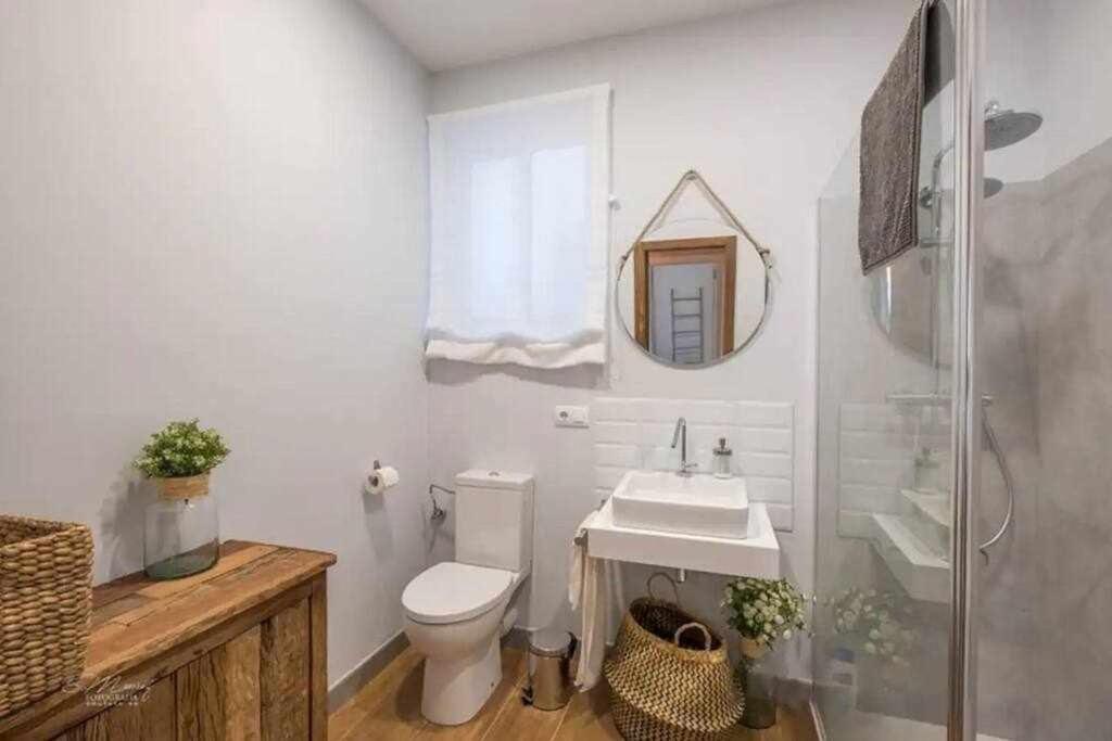 Parking Free - Cathedral Area -2 Months Min Apartment