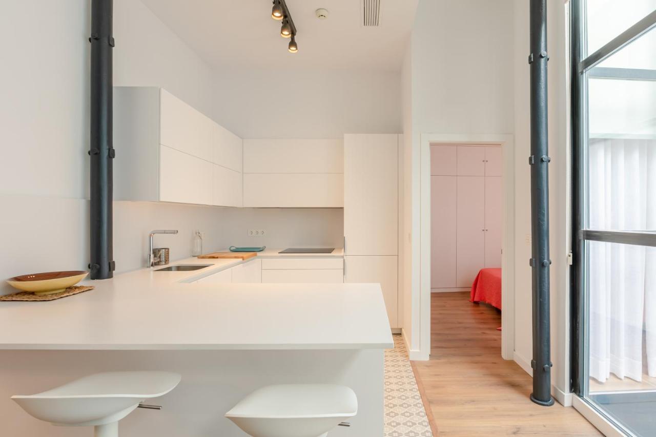 Apartment Honeymoon *
