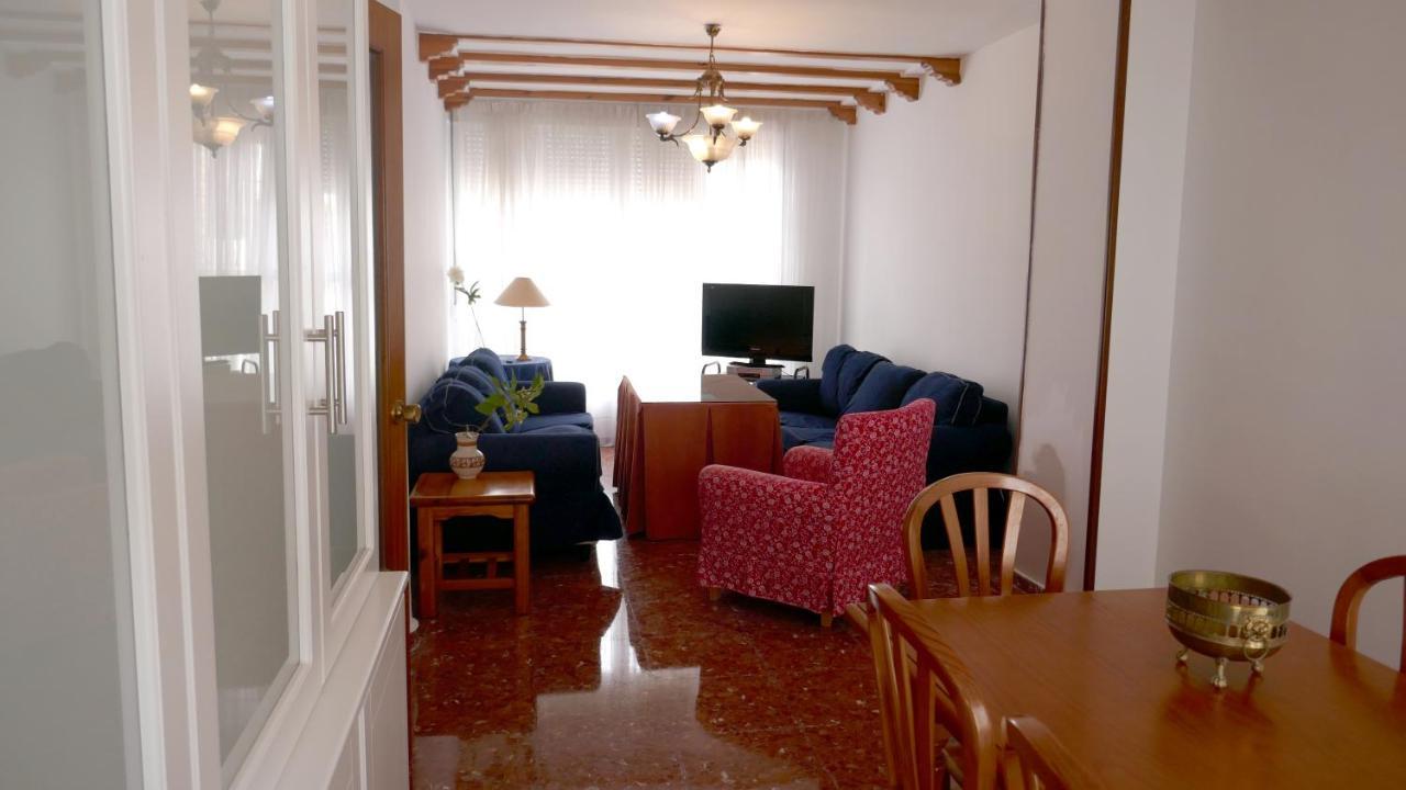 Casa Soleada En Calle Tranquila
