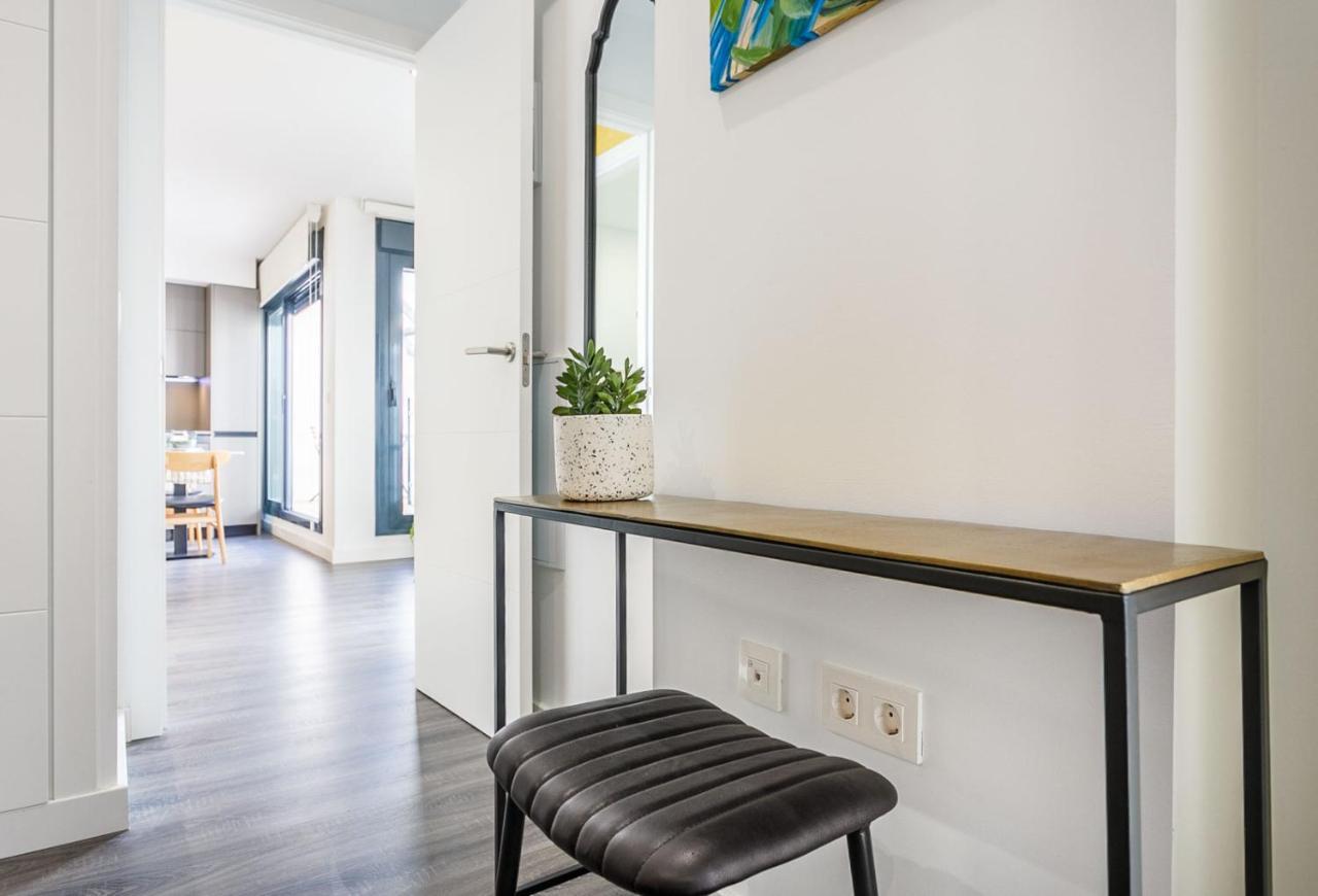 Precioso Atico De Diseno, Gran Terraza De 35 M2 Y De 16 M2 Y Garaje En Pleno Centro * Seville