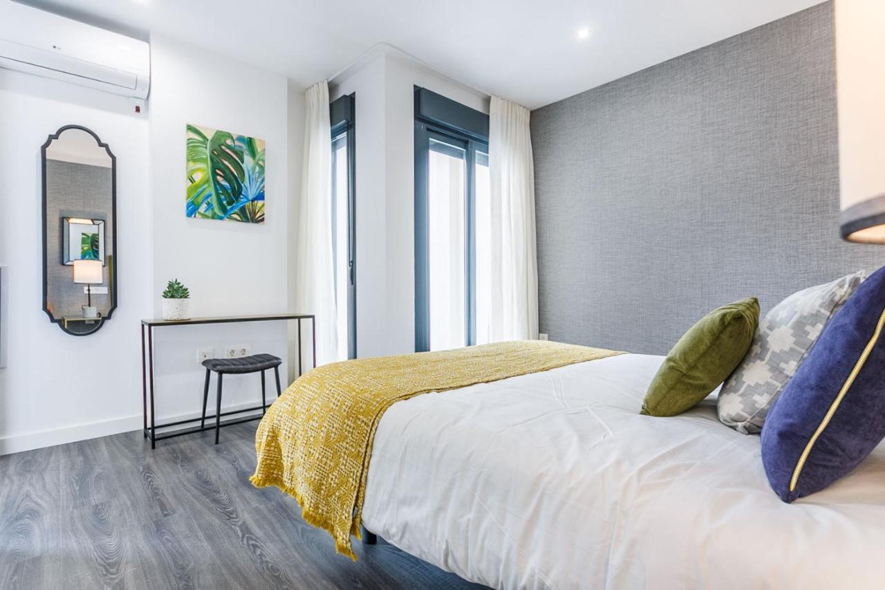 Precioso Atico De Diseno, Gran Terraza De 35 M2 Y De 16 M2 Y Garaje En Pleno Centro *