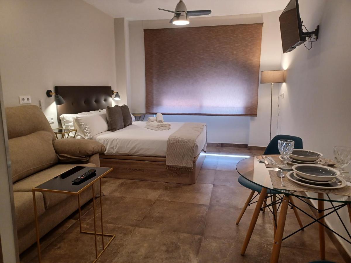 Acogedor Junto A Calle Betis, Triana-los Remedios * Seville