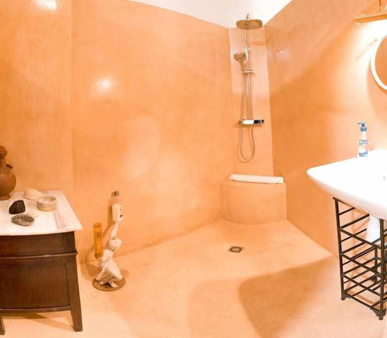 Monkeys La Artista Apartment Seville