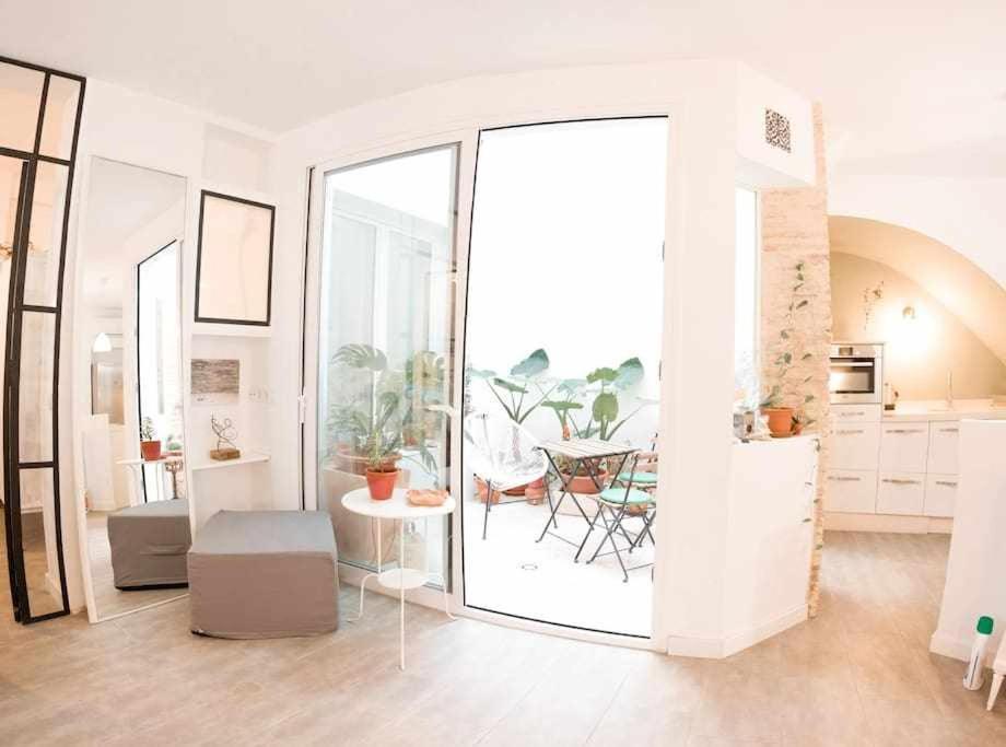 Monkeys La Artista Apartment Seville