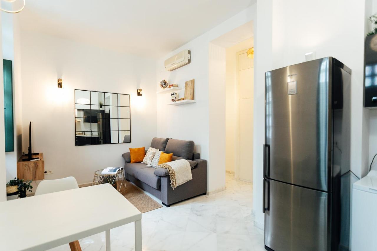 Modern And Wide- 1bd 1bth- Triana Seville