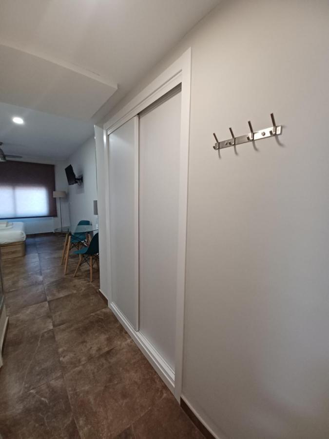 Acogedor Junto A Calle Betis, Triana-los Remedios *