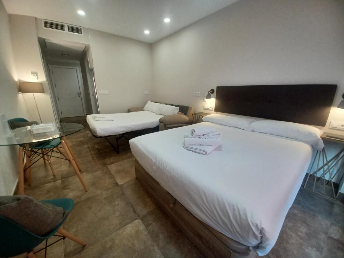 Acogedor Junto A Calle Betis, Triana-los Remedios Seville