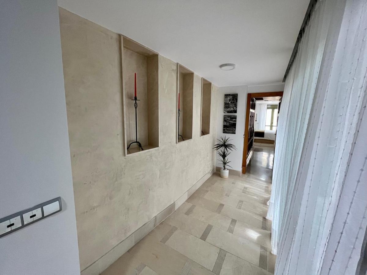 Apartment 1d Brand New Downtown Sevilla, Azofaifo Street
