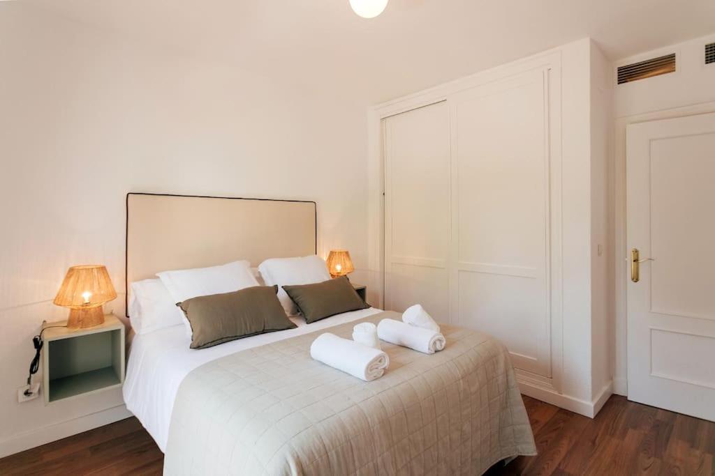 O&l Murillo Bright - Terrace & Parking Apartment