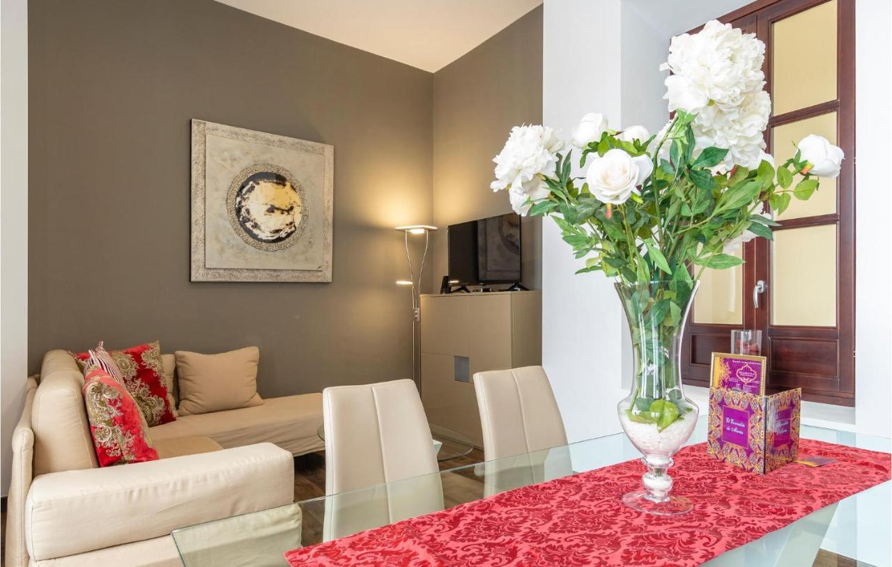 Cozy In With Kitchen Apartment *