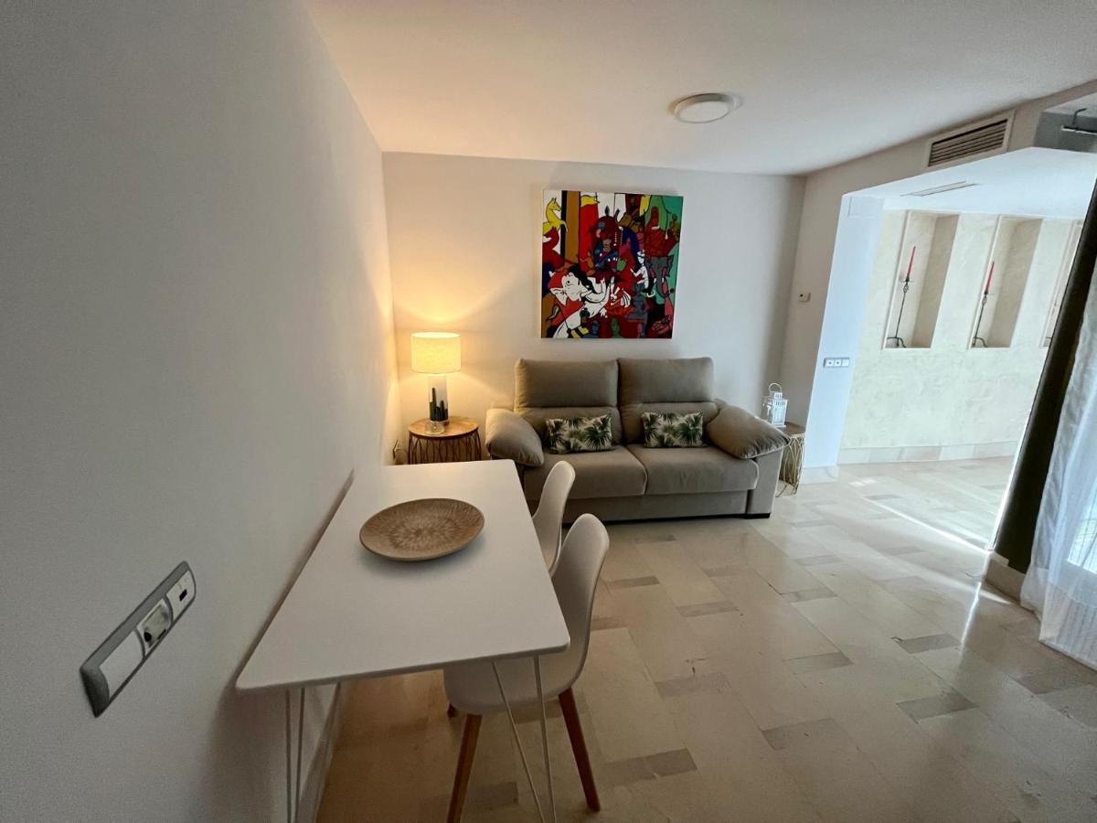 1d Brand New Downtown Sevilla, Azofaifo Street * Seville