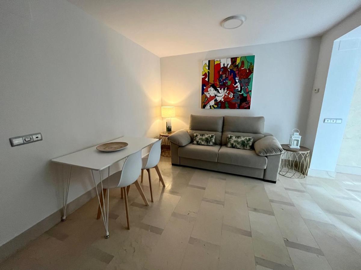Apartment 1d Brand New Downtown Sevilla, Azofaifo Street *