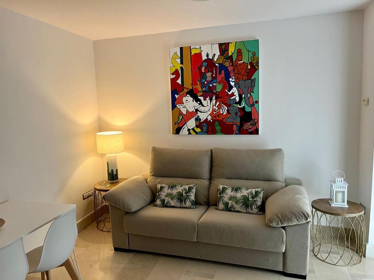 1d Brand New Downtown Sevilla, Azofaifo Street Apartment