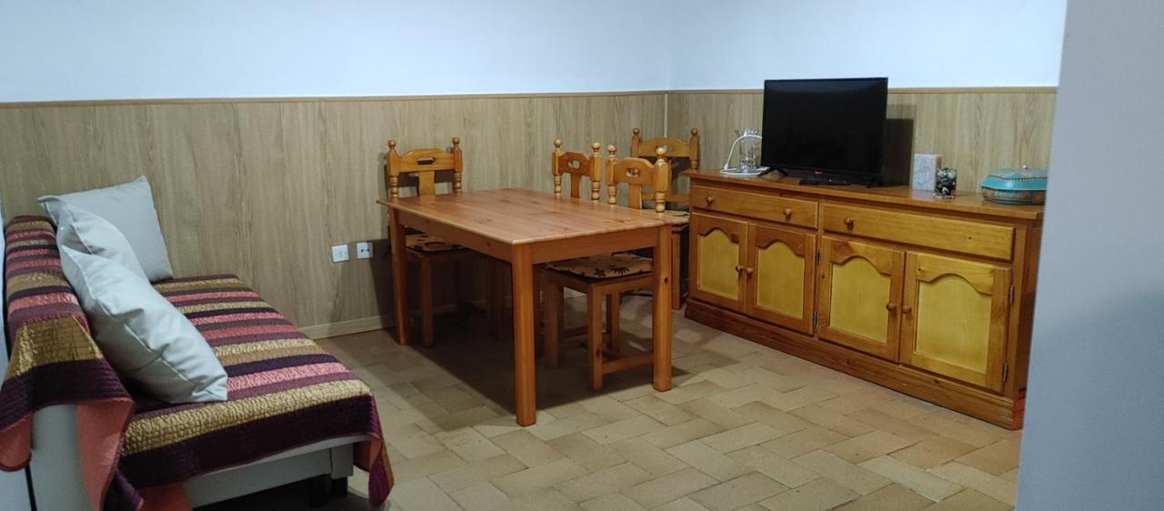 Apartamento En Triana Junto Al Puente Apartment *