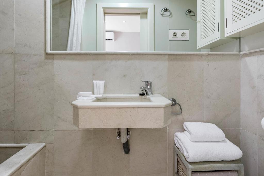 Fam Sevillian Townhouse Holiday home Seville
