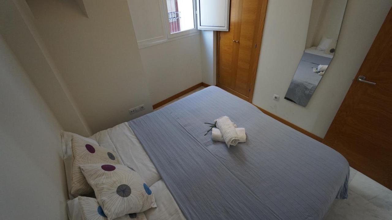 Rentalsevilla Luminoso Apartamento Con Terraza En La Maestranza * Seville