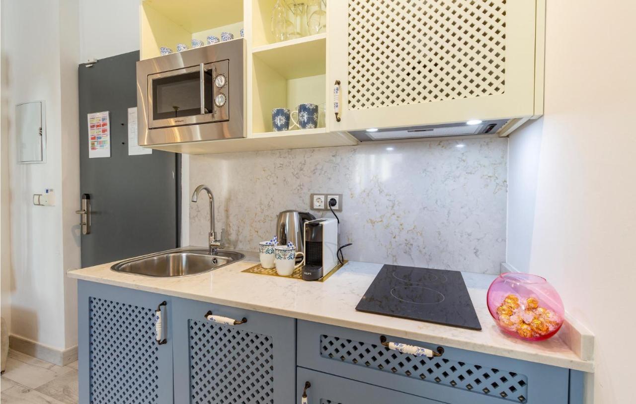 Apartamento Lovely In With Kitchen
