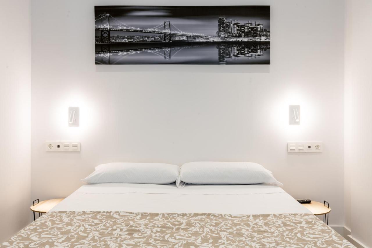 Santa Barbara Suites, Seville