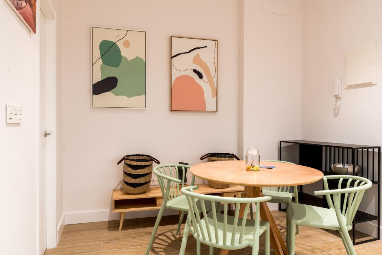 Apartment Santa Barbara Suites, Seville