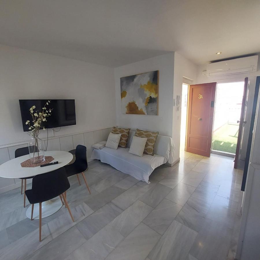 Complete Studio With Terrace - 1bth- La Giralda Apartment