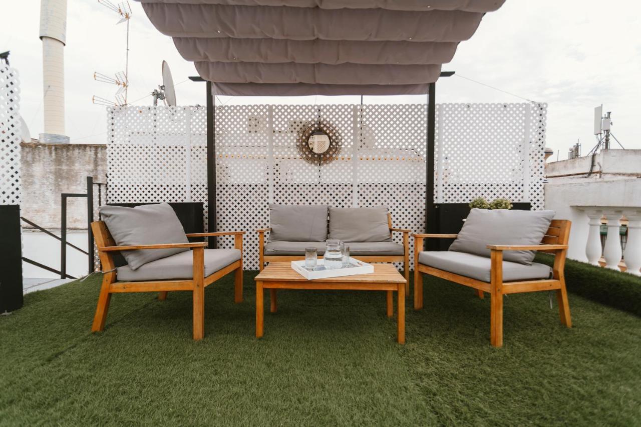 Complete Studio With Terrace - 1bth- La Giralda Apartment