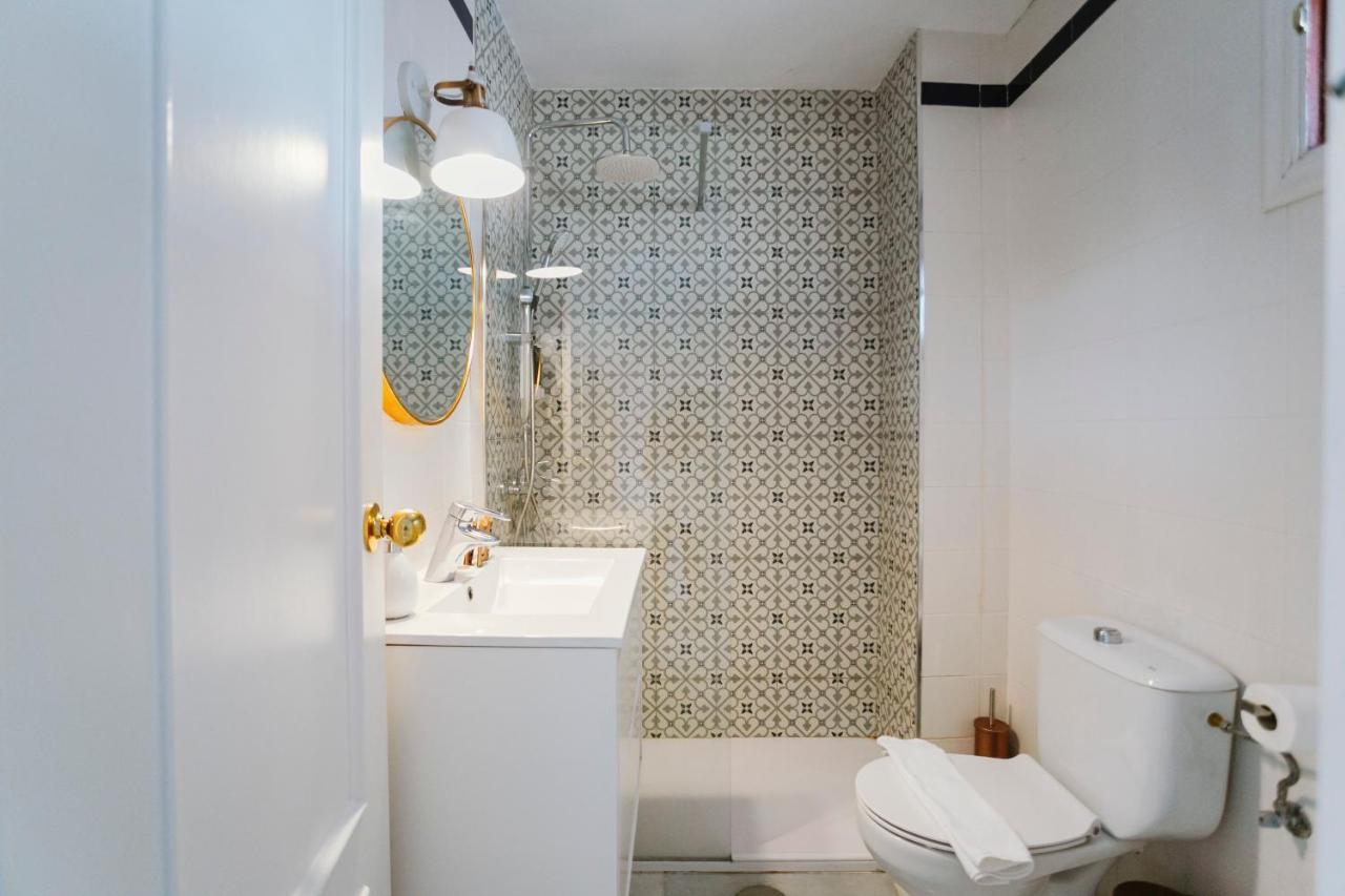 Complete Studio With Terrace - 1bth- La Giralda Seville