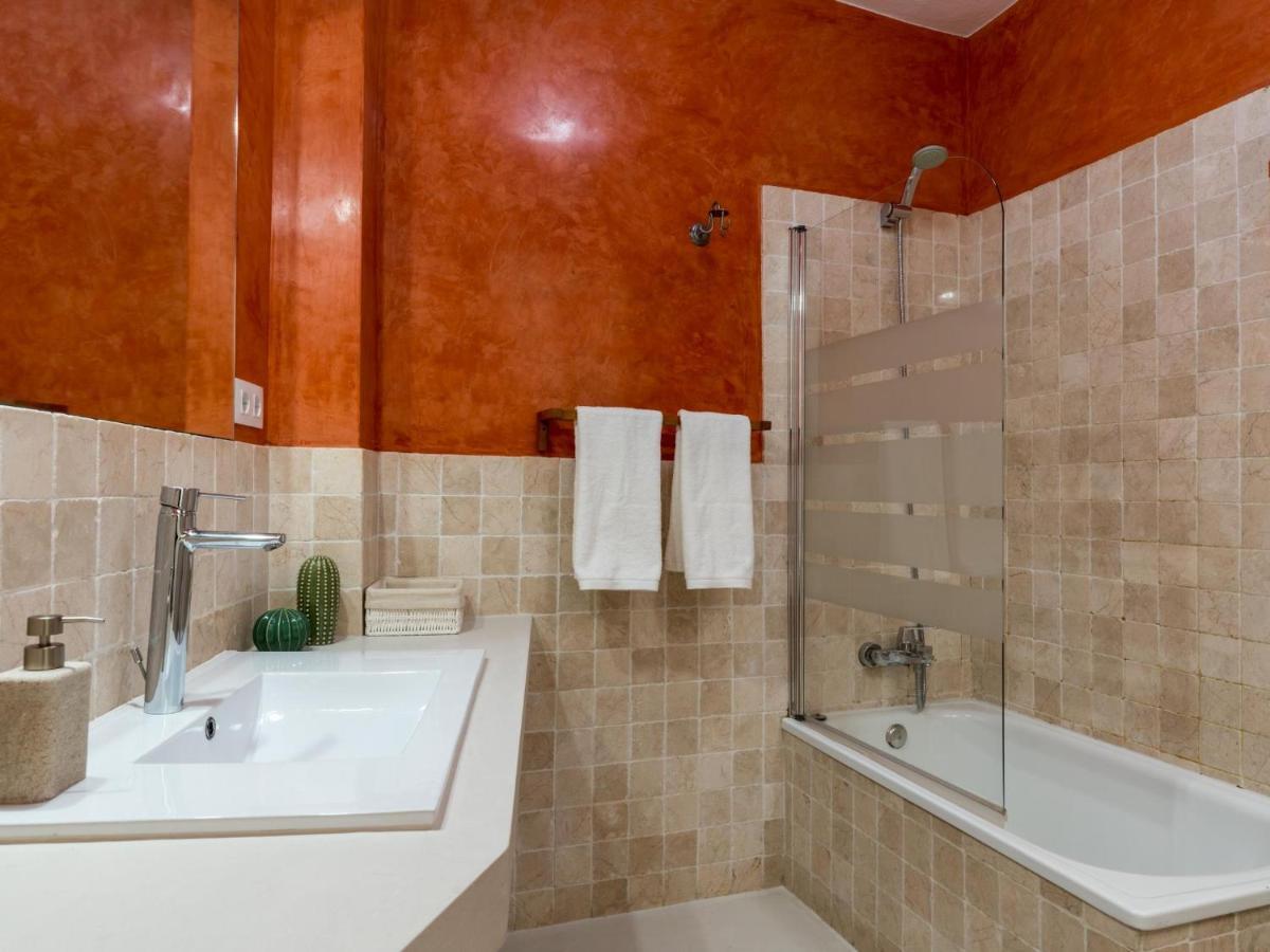 Unique Homes La Juderia Parking & Jacuzzi Holiday home Seville