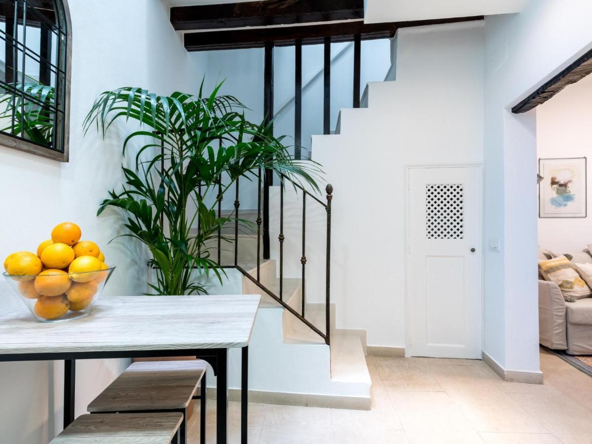 Unique Homes La Juderia Parking & Jacuzzi Holiday home *