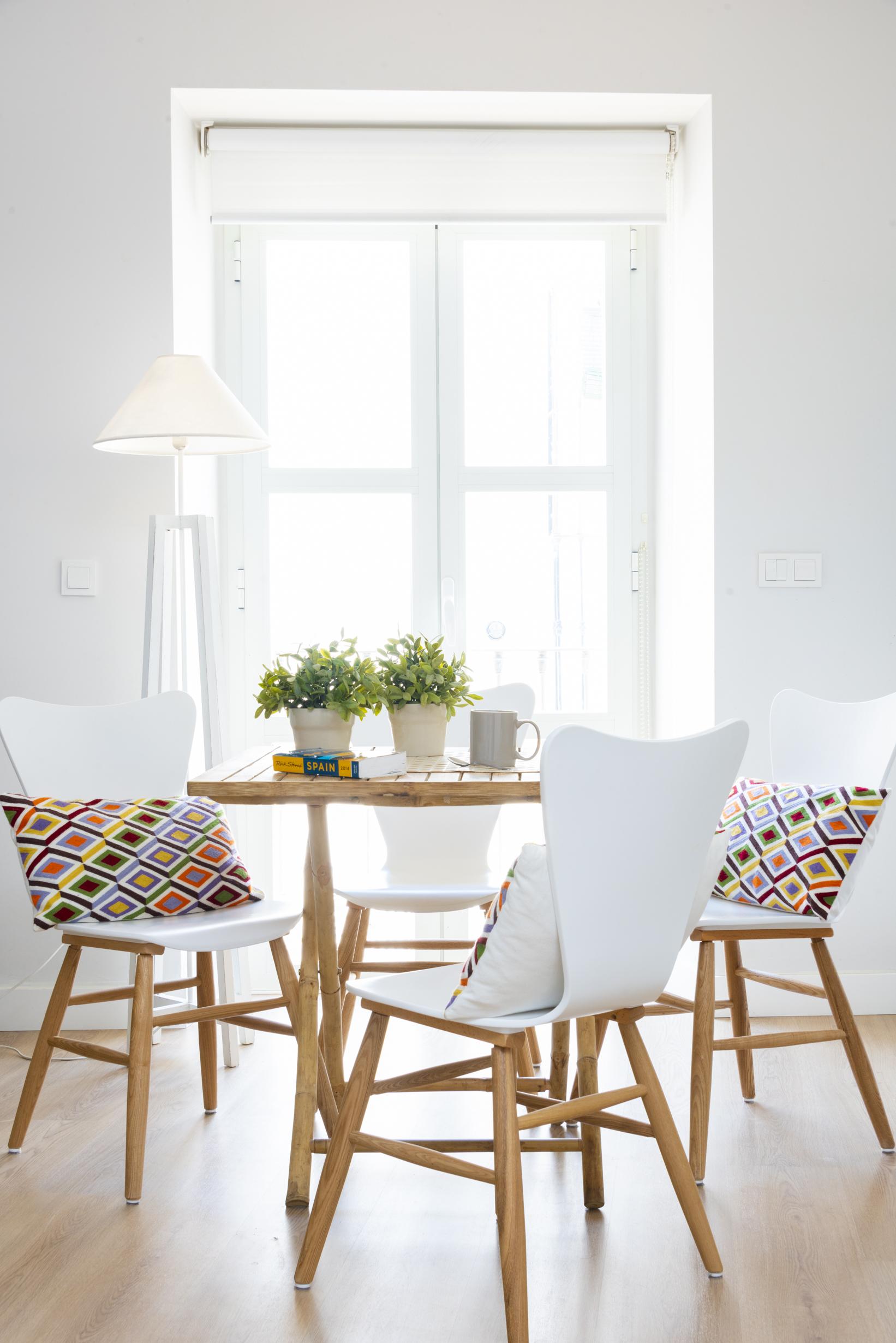 Plaza Apartment *