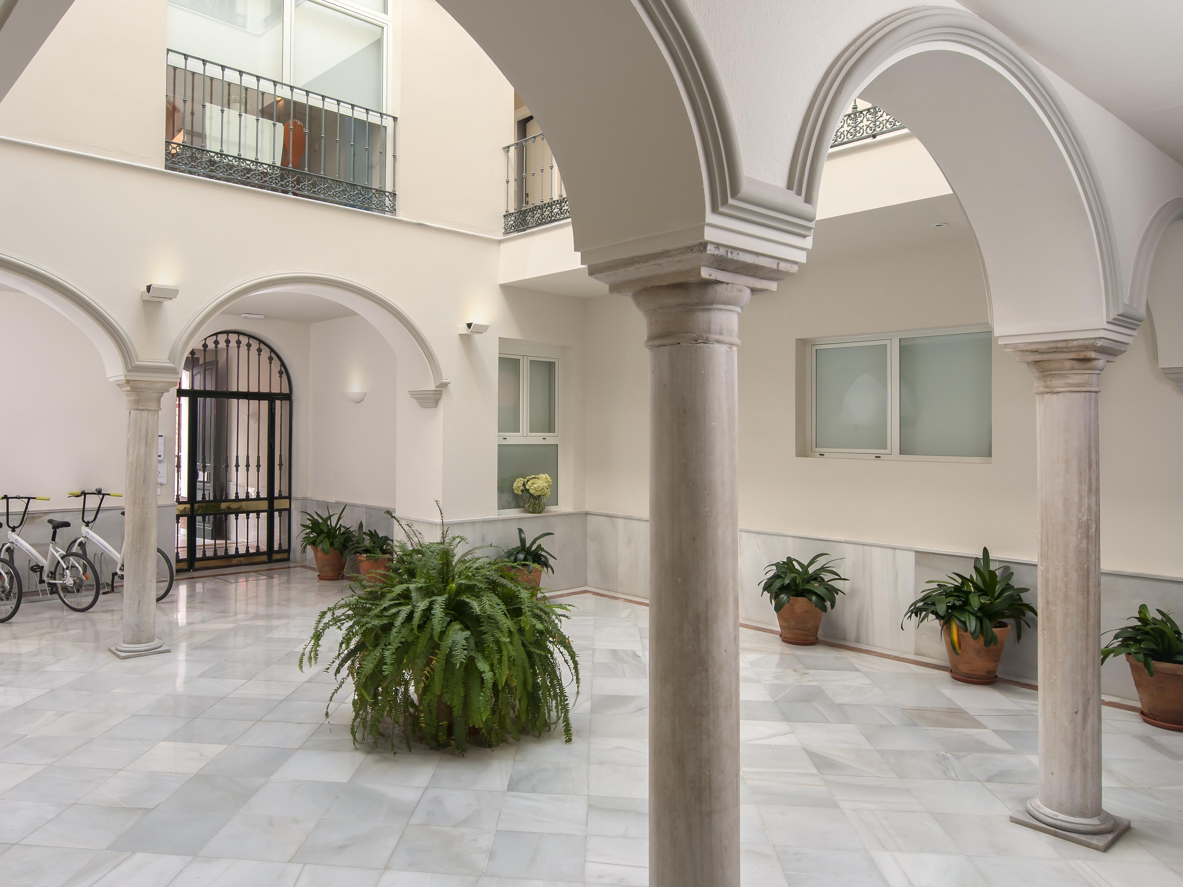 Apartment Plaza