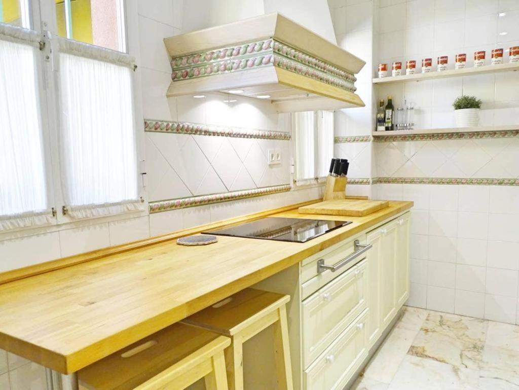 Apartment Beyourself By Sevillaluxurysuites Seville