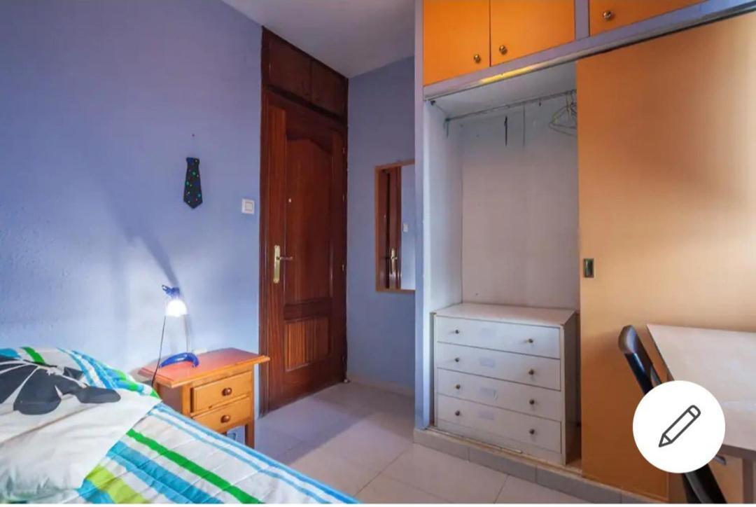 Piso Con Buena Red Wi-fi Fibra óptica Habitación en casa particular *