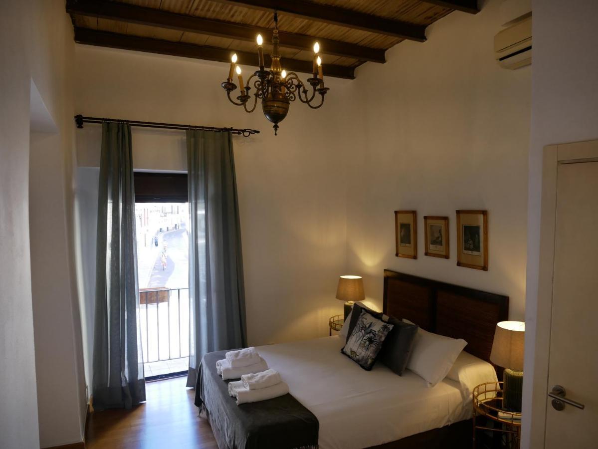La Casita Del Arenal * Seville