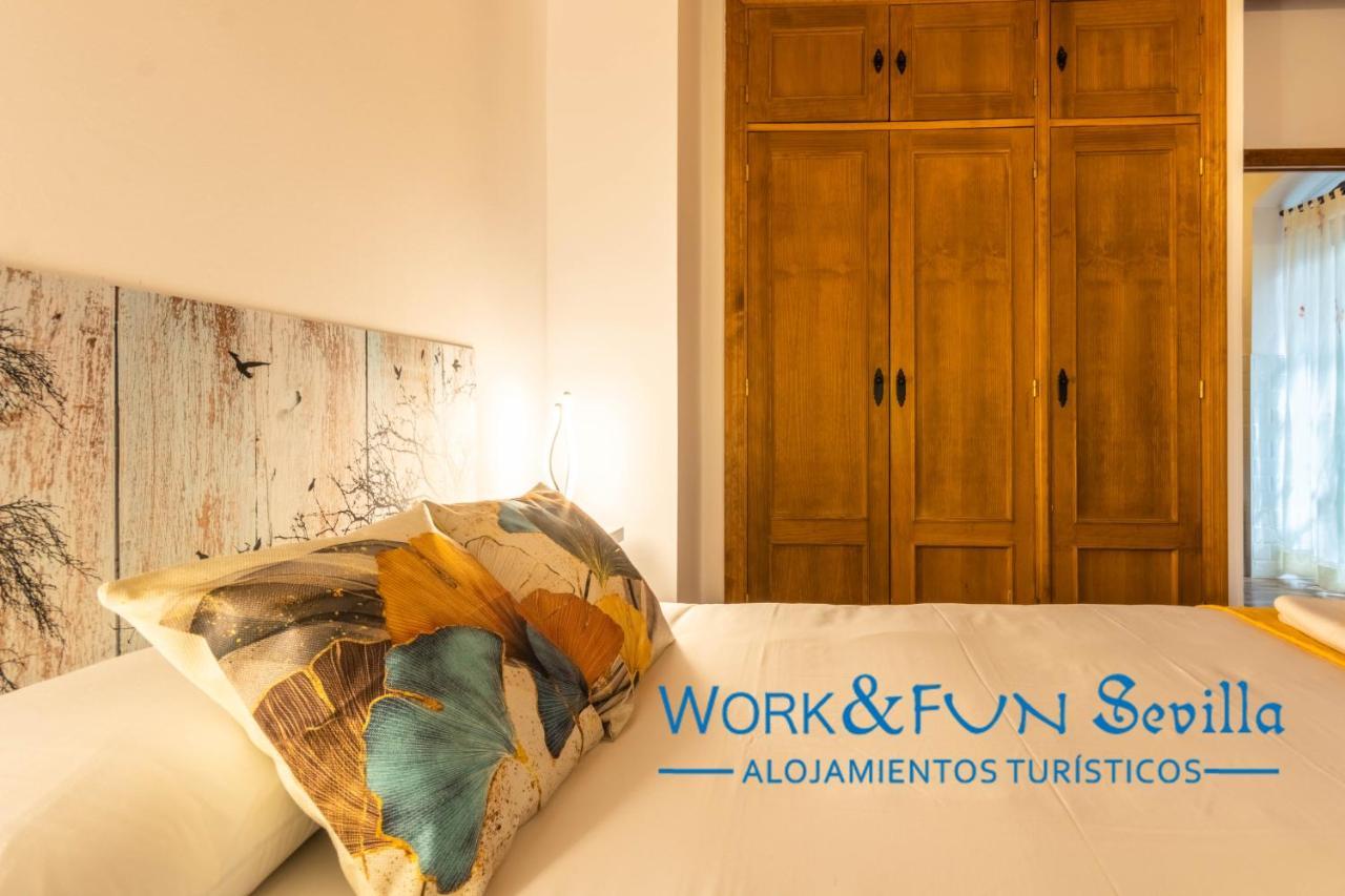 Patio Andaluz En Apartamento Sevilla