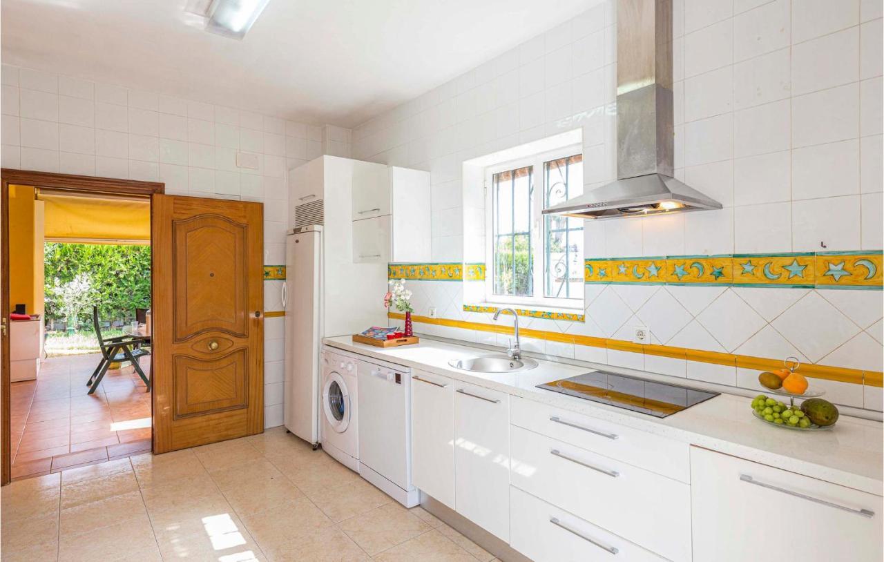 Сasa de vacaciones Beautiful In With 3 Bedrooms, Wifi And Swimming Pool