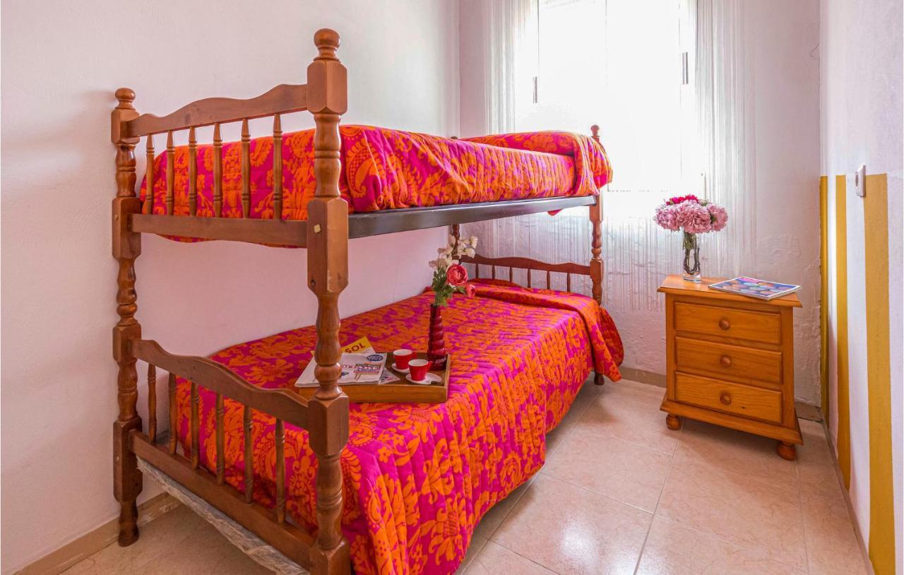 Beautiful In With 3 Bedrooms, Wifi And Swimming Pool *